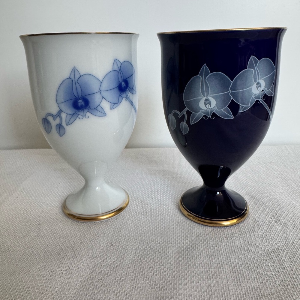 Koransha Porcelain Wine Cups Phalaenopsis Orchid 6.8 oz Set of 2 Blue and White